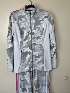 Boston Proper Gray & White Camo Jumpsuit with Pink Trim. Size Medium NWOT